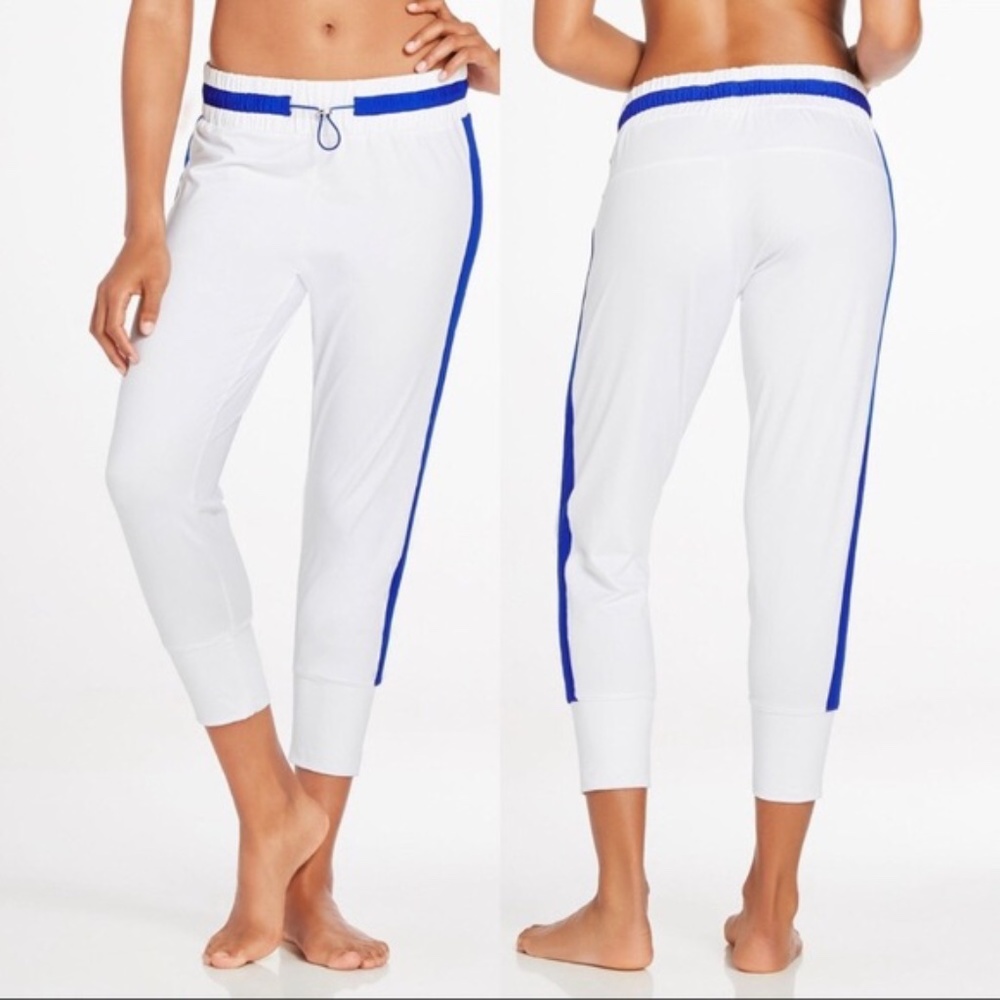 ⚠️Fabletics Bundle Deal⚠️ - Picture 2 of 9